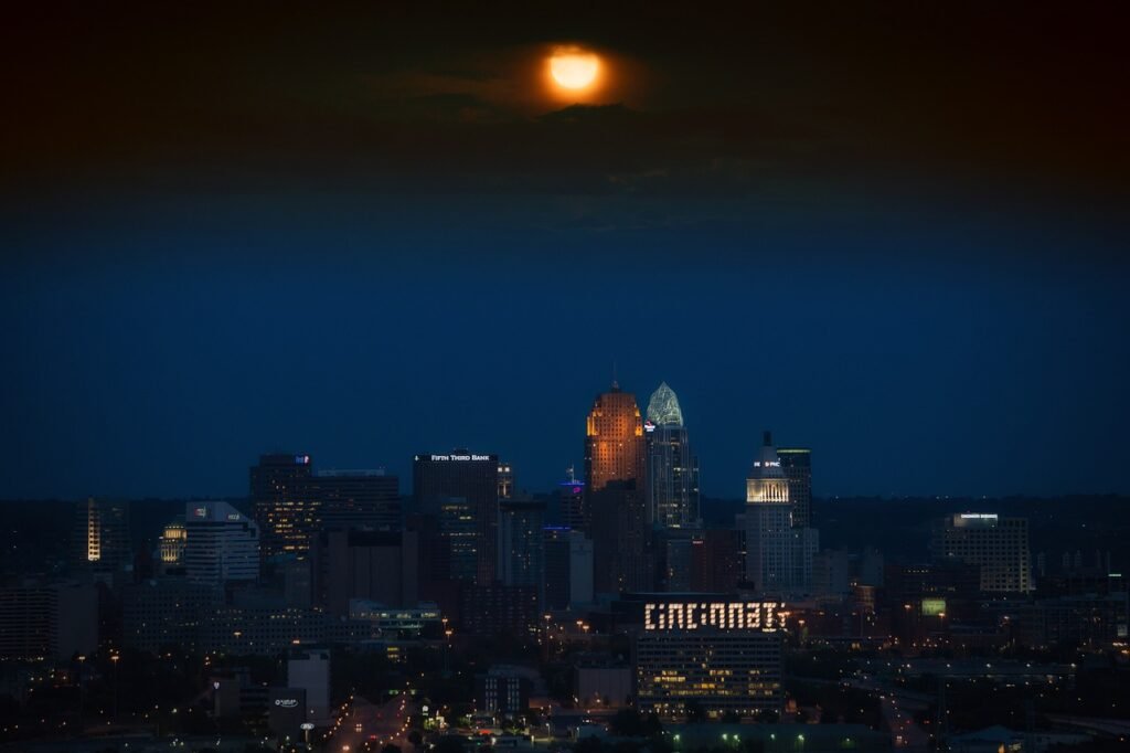 cincinnati, ohio, skyline-139709.jpg